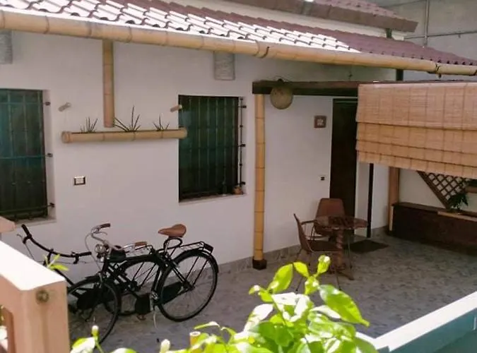 Vicino Al Mare Con Posto Auto Privato Tatil Evi